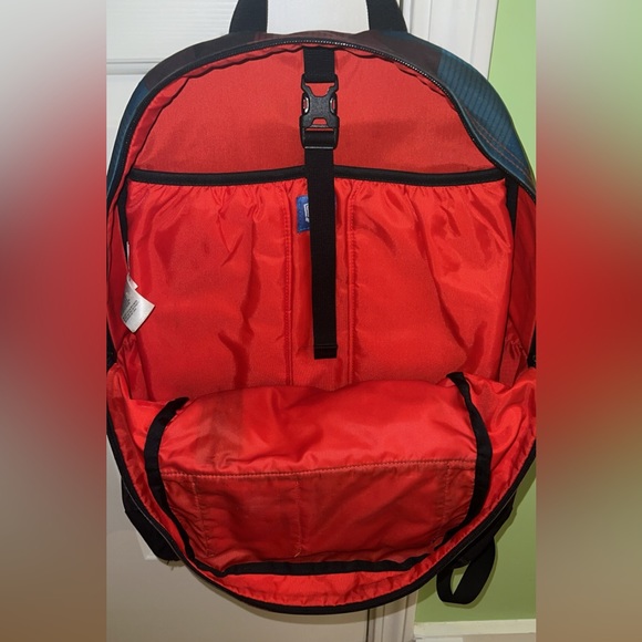 The North Face Backpack - Picture 4 of 4